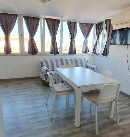 Cat's House Apartment